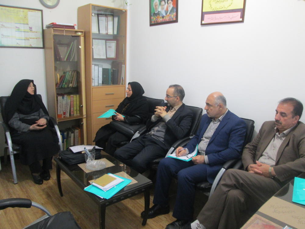 بازدید مسولین اداره کل از دبیرستان