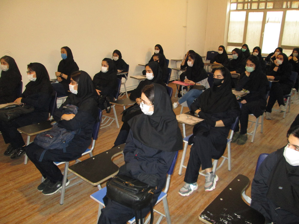 جلسه با دانش آموزان پایه دوازدهم پیرامون شروع کلاس های آمادگی و دانش افزایی